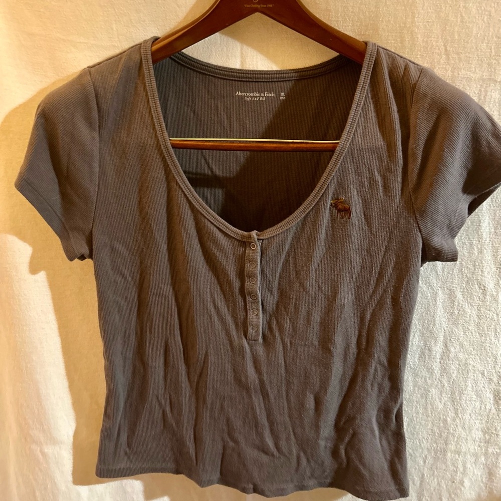 Abercrombie & Fitch Soft A&F Rib Henley Top Grey Taupe Embroidered Moose Size XL